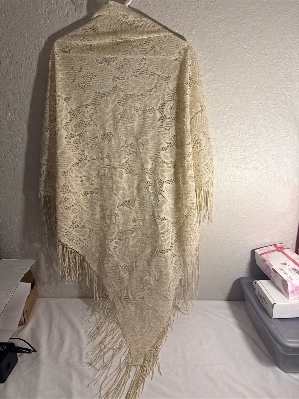 Vintage Lace Floral Fringe Gold Piano Shawl Boho Granny Cottage - Picture 5 of 7